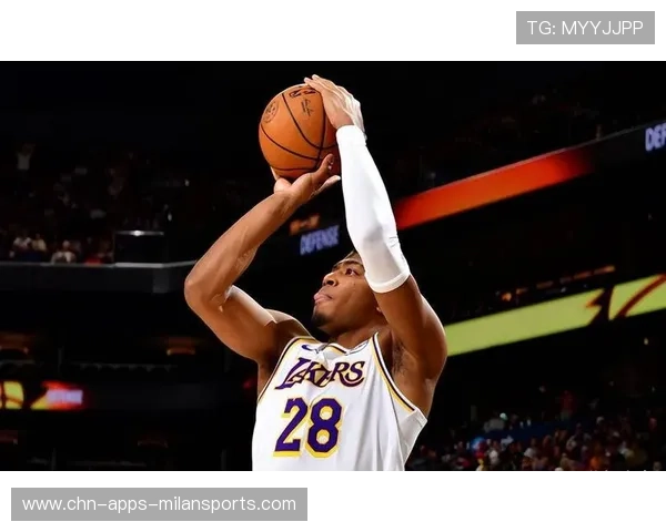 八村塁表现低迷，湖人为何仍给其出场30分钟